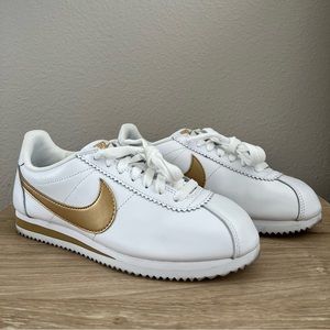 Nike Women’s Classic Cortez Leather Size 7